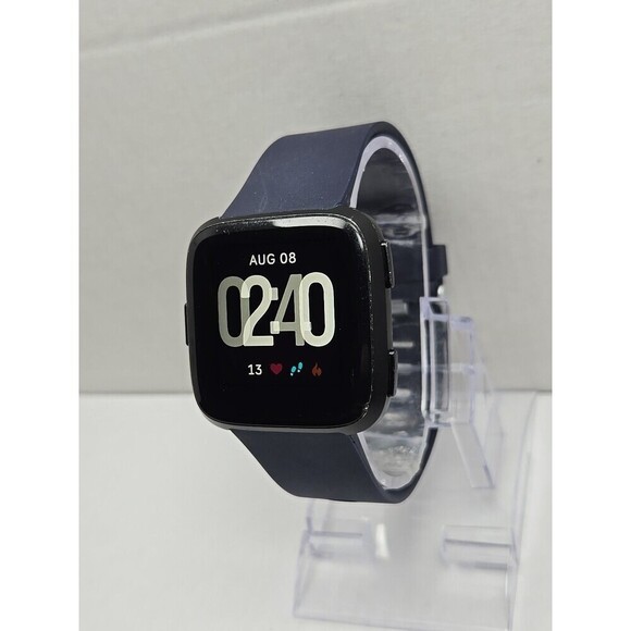 Fitbit Versa FB504 Smartwatch Fitness Heart Rate Bluetooth Extr Bands No Charger - Picture 2 of 11